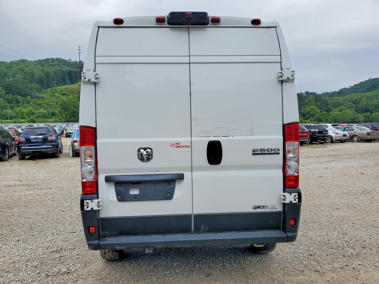 2023 RAM PROMASTER 2500 CARGO — Фото 6 из 14