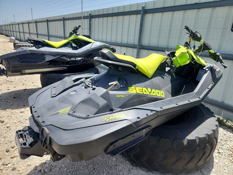 2023 SEA-DOO SPARK TRIXX 2UP — Фото 4 из 10