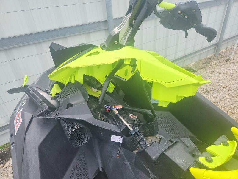 2023 SEA-DOO SPARK TRIXX 2UP — Фото 8 из 10