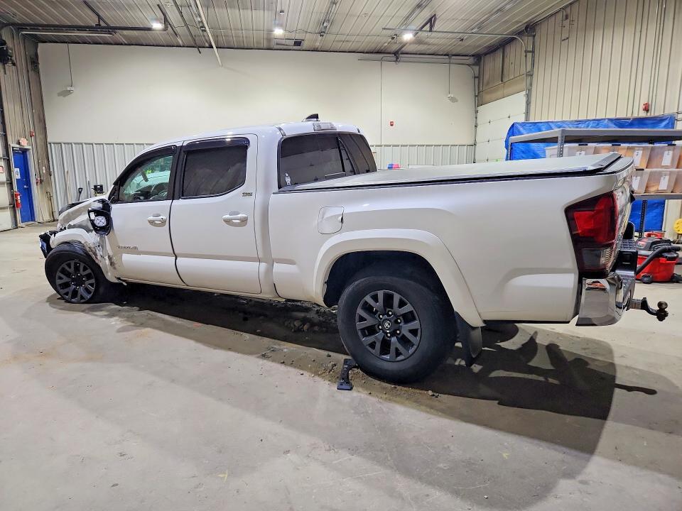 2023 TOYOTA TACOMA SR5 V6 — Фото 2 из 12