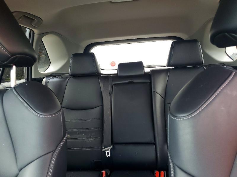 2023 TOYOTA RAV4 XLE PREMIUM — Фото 10 из 13