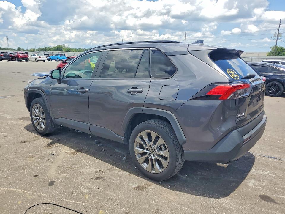 2023 TOYOTA RAV4 XLE PREMIUM — Фото 2 из 13