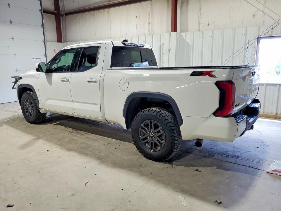 2023 TOYOTA TUNDRA SR5 — Фото 2 из 12
