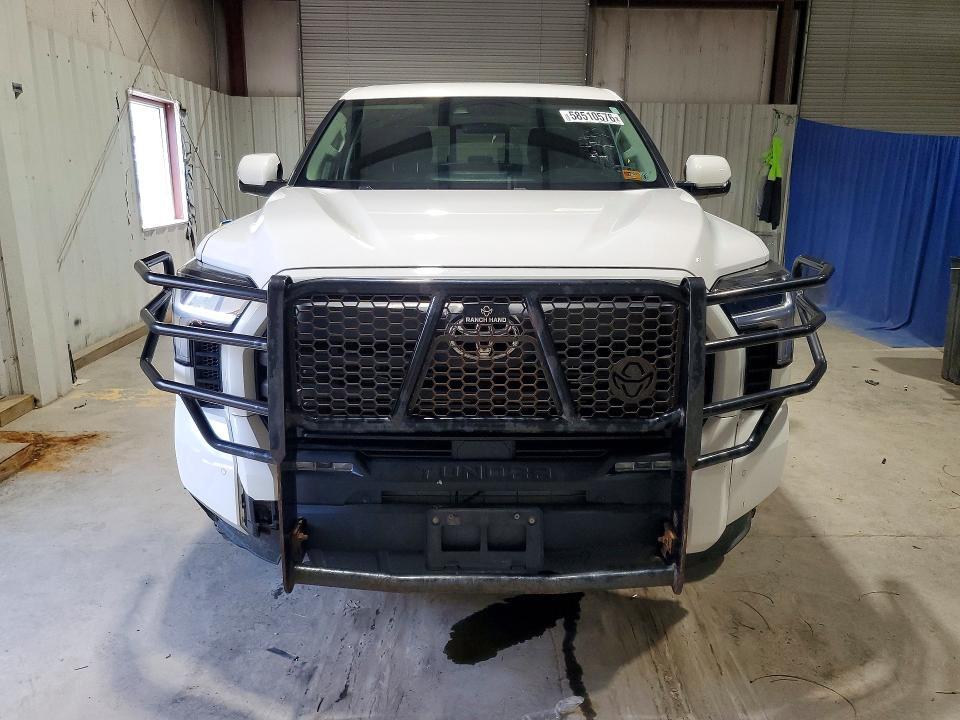 2023 TOYOTA TUNDRA SR5 — Фото 5 из 12