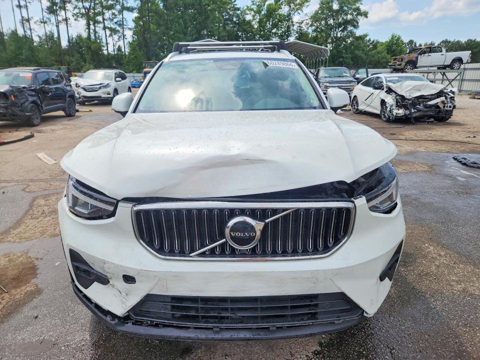 2023 VOLVO XC40 PLUS — Фото 5 из 13