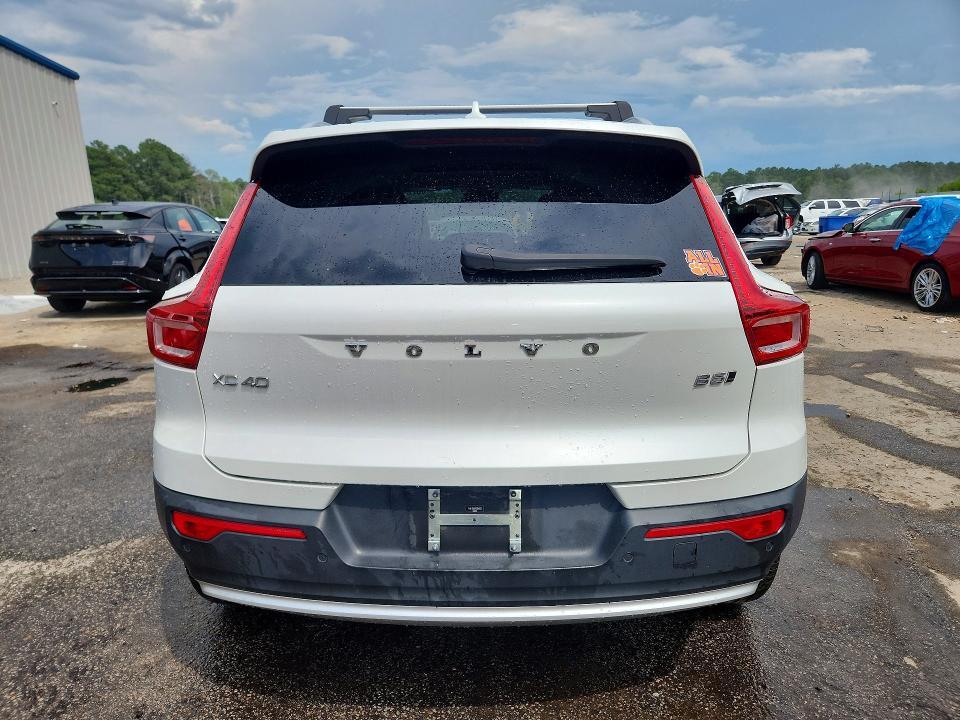 2023 VOLVO XC40 PLUS — Фото 6 из 13