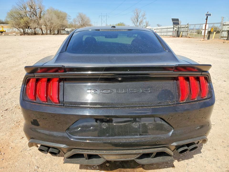 2019 FORD MUSTANG GT — Фото 6 из 12