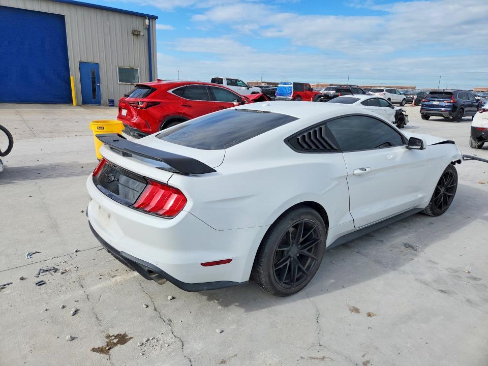 1FA6P8TH1K5185631 2019 FORD MUSTANG photo no. 3