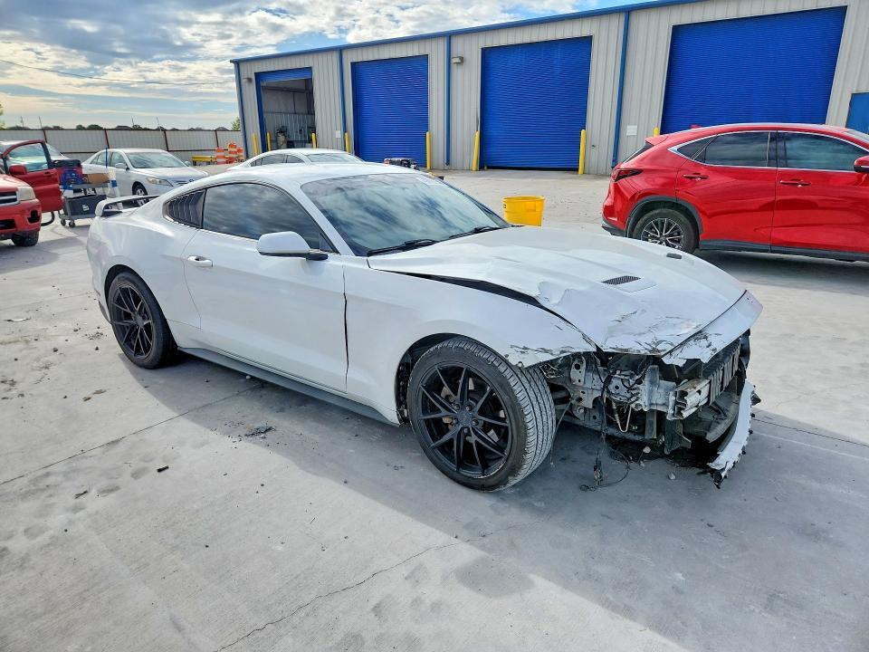 1FA6P8TH1K5185631 2019 FORD MUSTANG photo no. 4