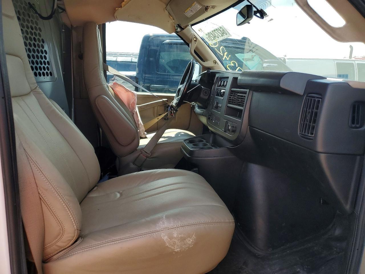 2022 CHEVROLET EXPRESS G2500 — Фото 7 из 13