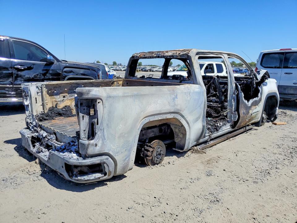 2022 GMC SIERRA K1500 DENALI — Фото 3 из 11