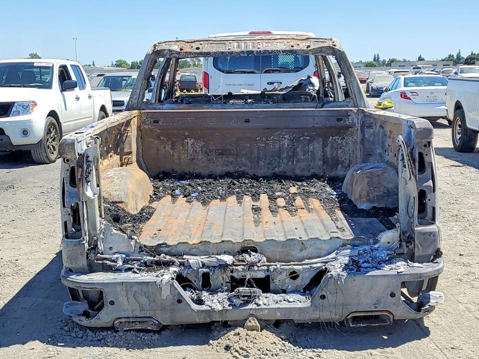 2022 GMC SIERRA K1500 DENALI — Фото 6 из 11