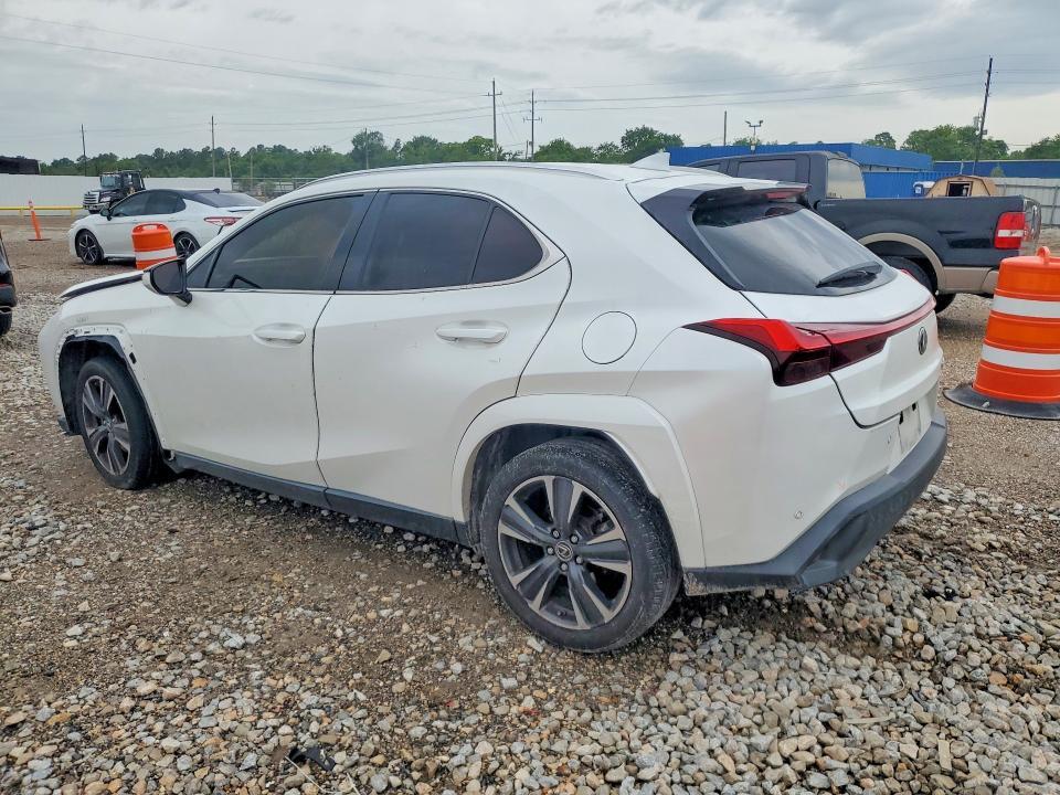 JTHP3JBH1N2046705 2022 LEXUS UX 200 photo no. 2