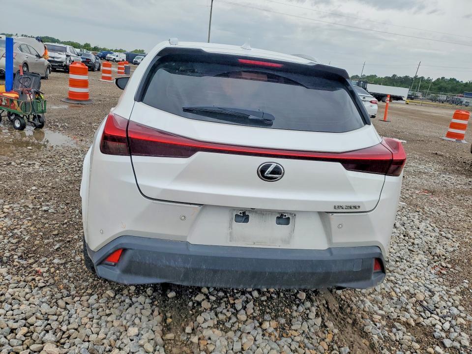 JTHP3JBH1N2046705 2022 LEXUS UX 200 photo no. 6