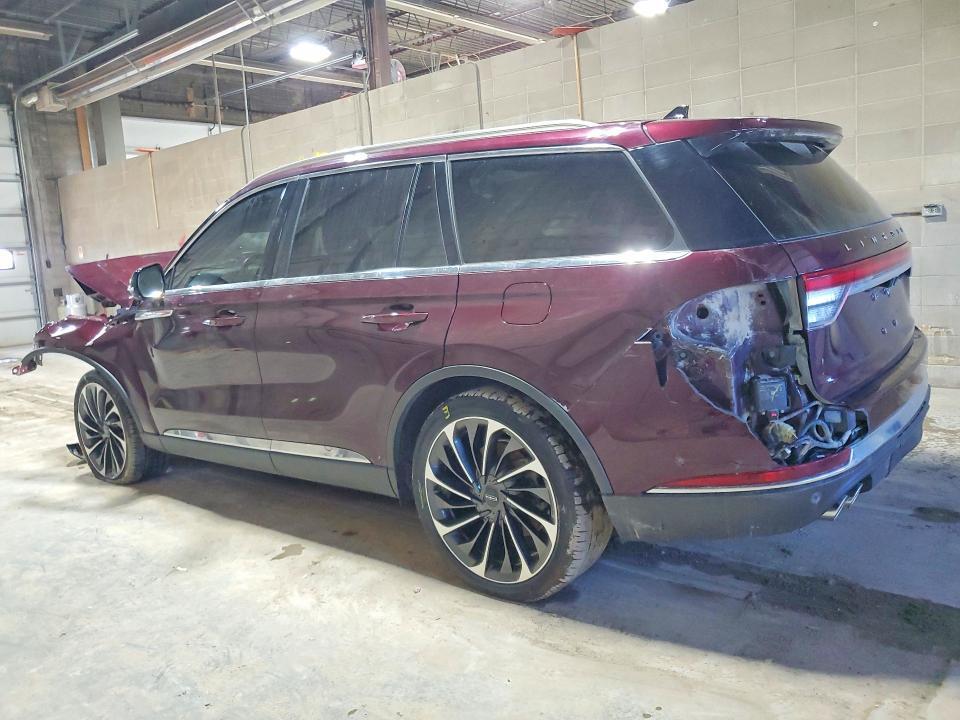 2022 LINCOLN AVIATOR RESERVE — Фото 2 из 14