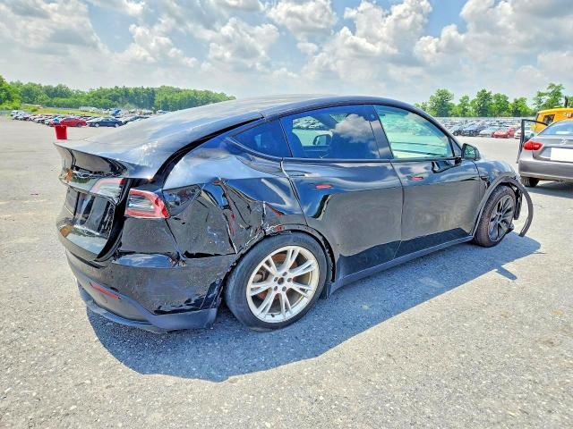 2022 TESLA MODEL Y — Фото 3 из 12