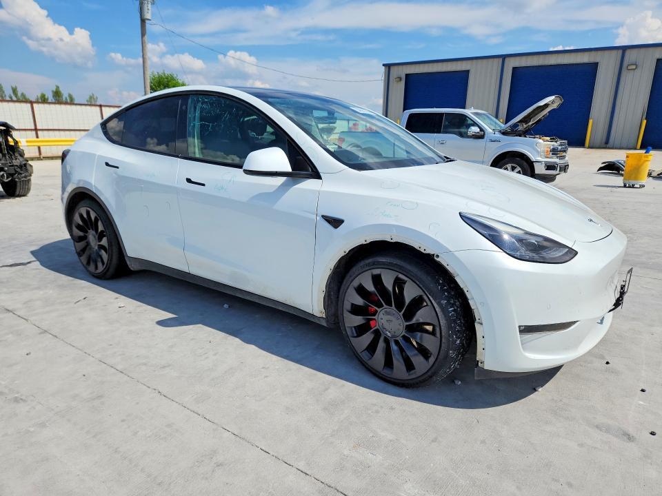 2022 TESLA MODEL Y — Фото 4 из 13