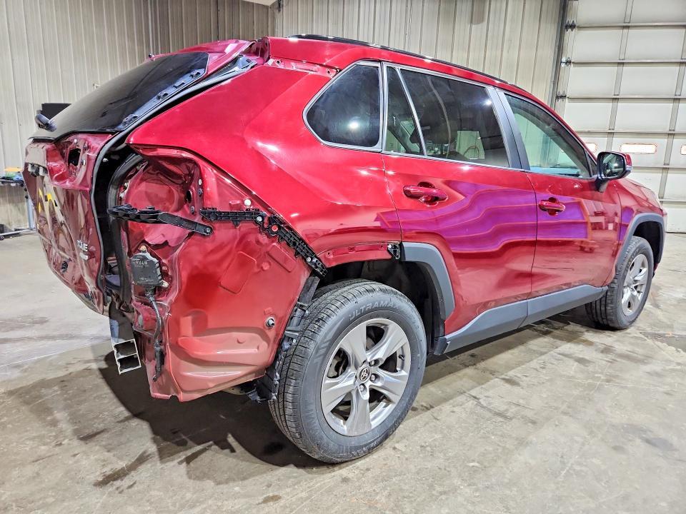 2022 TOYOTA RAV4 XLE — Фото 3 из 14