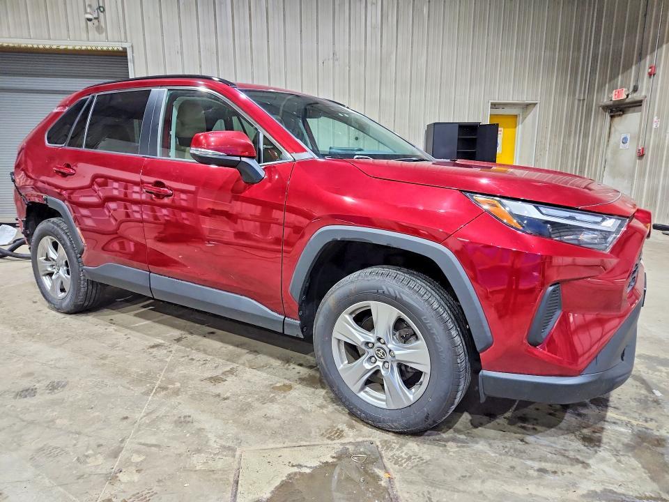 2022 TOYOTA RAV4 XLE — Фото 4 из 14