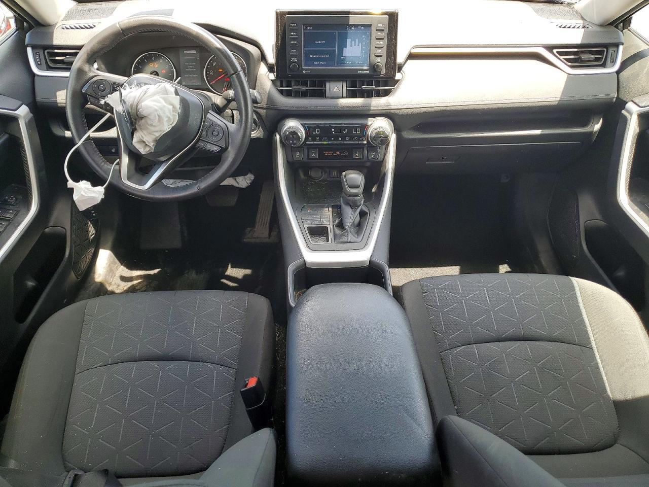 2022 TOYOTA RAV4 XLE — Фото 8 из 13