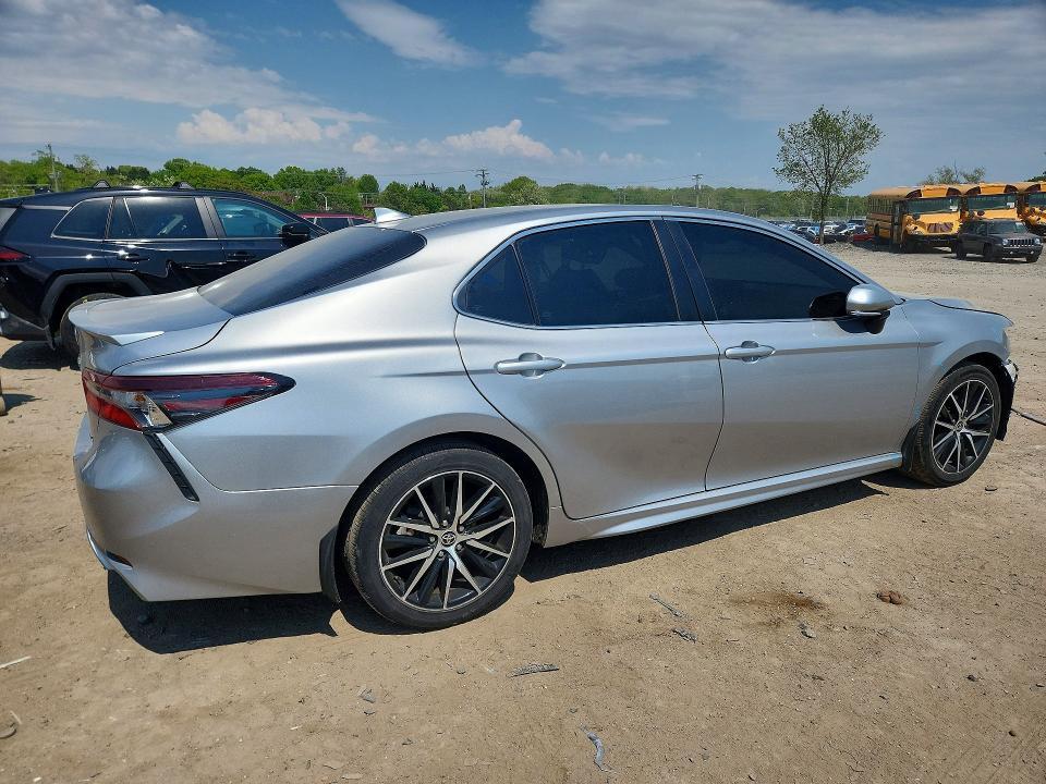 2022 TOYOTA CAMRY SE — Фото 3 из 13