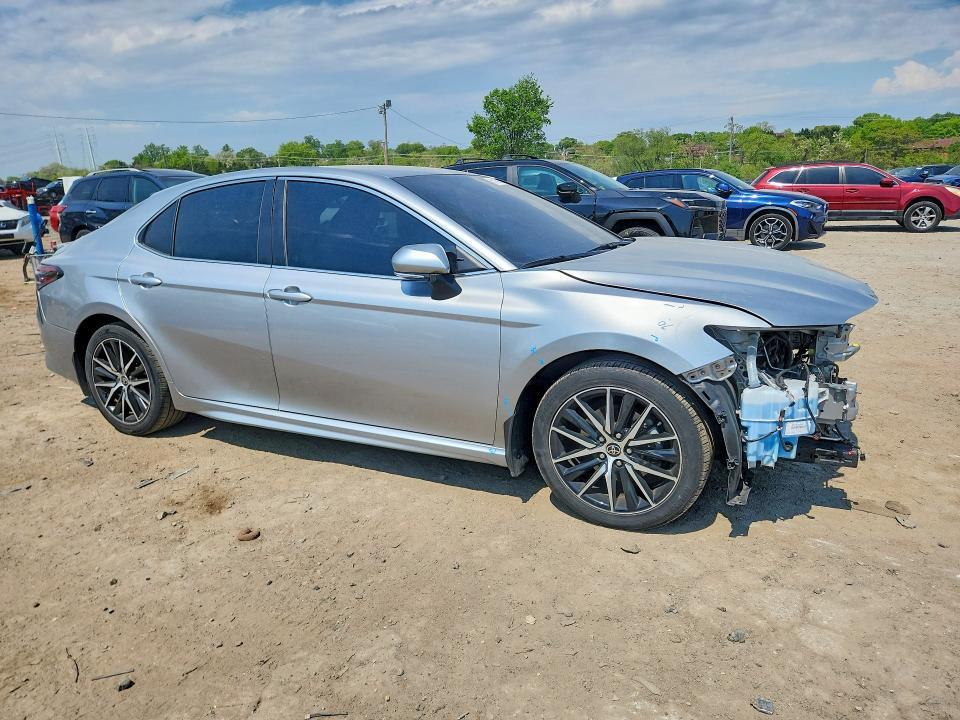 2022 TOYOTA CAMRY SE — Фото 4 из 13