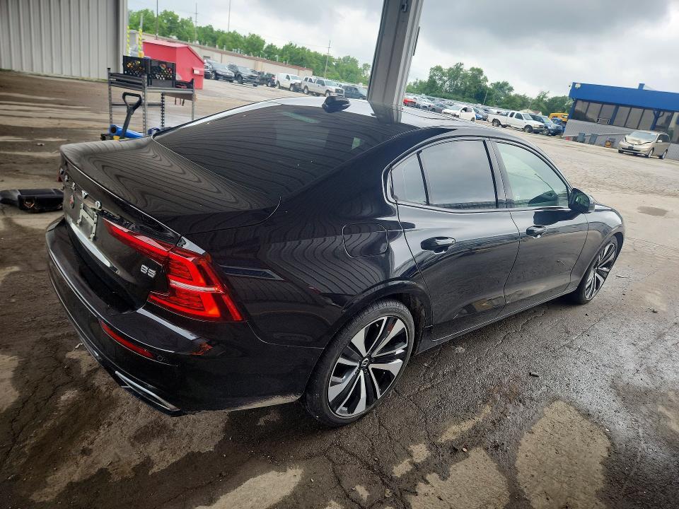 7JRL12FZ7NG160260 2022 VOLVO S60 photo no. 3