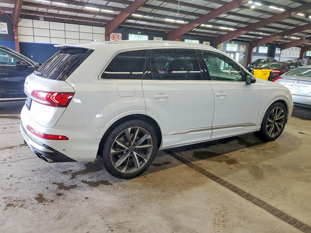 2021 AUDI SQ7 PREMIUM PLUS — Фото 3 из 13