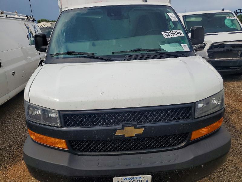 2021 CHEVROLET EXPRESS BOX TRUCK — Фото 11 из 12