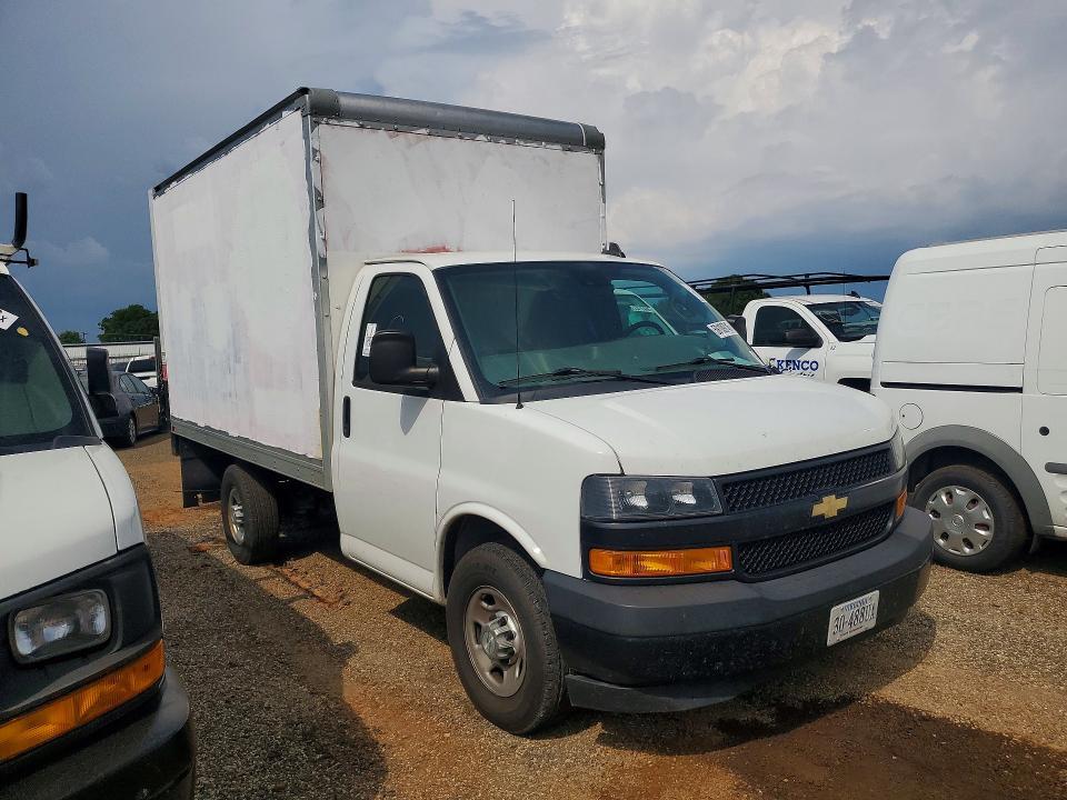 2021 CHEVROLET EXPRESS BOX TRUCK — Фото 4 из 12