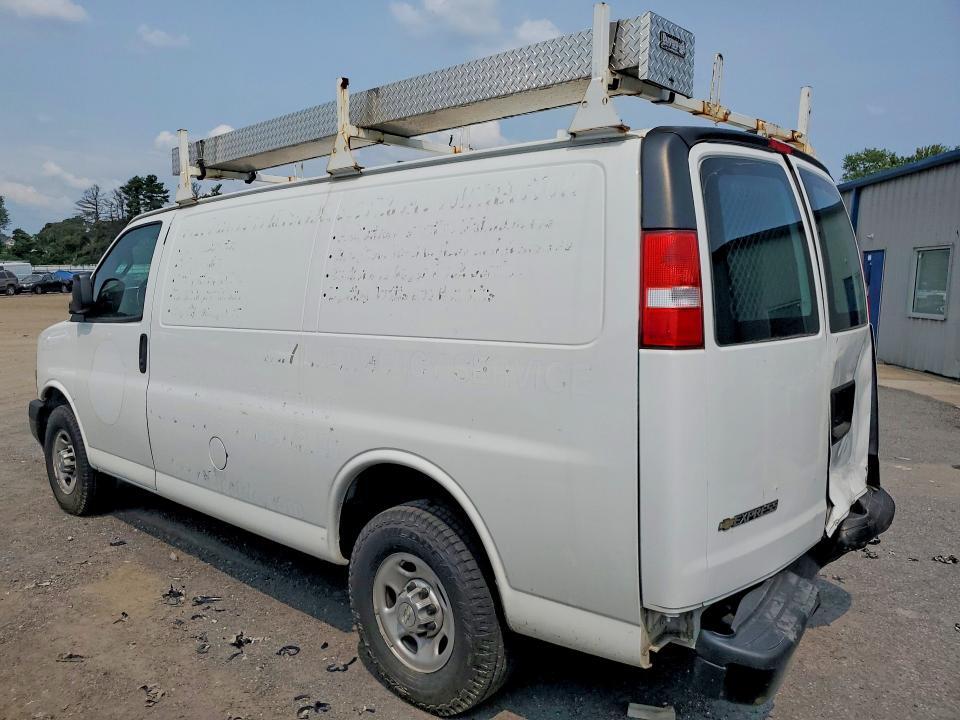 2021 CHEVROLET EXPRESS G2500 — Фото 2 из 13