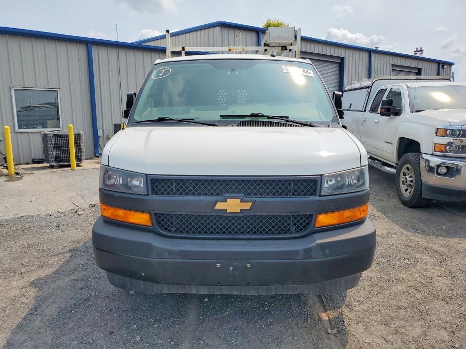 2021 CHEVROLET EXPRESS G2500 — Фото 5 из 13
