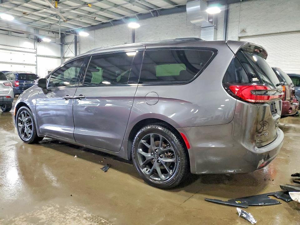 2021 CHRYSLER PACIFICA TOURING L — Фото 2 из 13