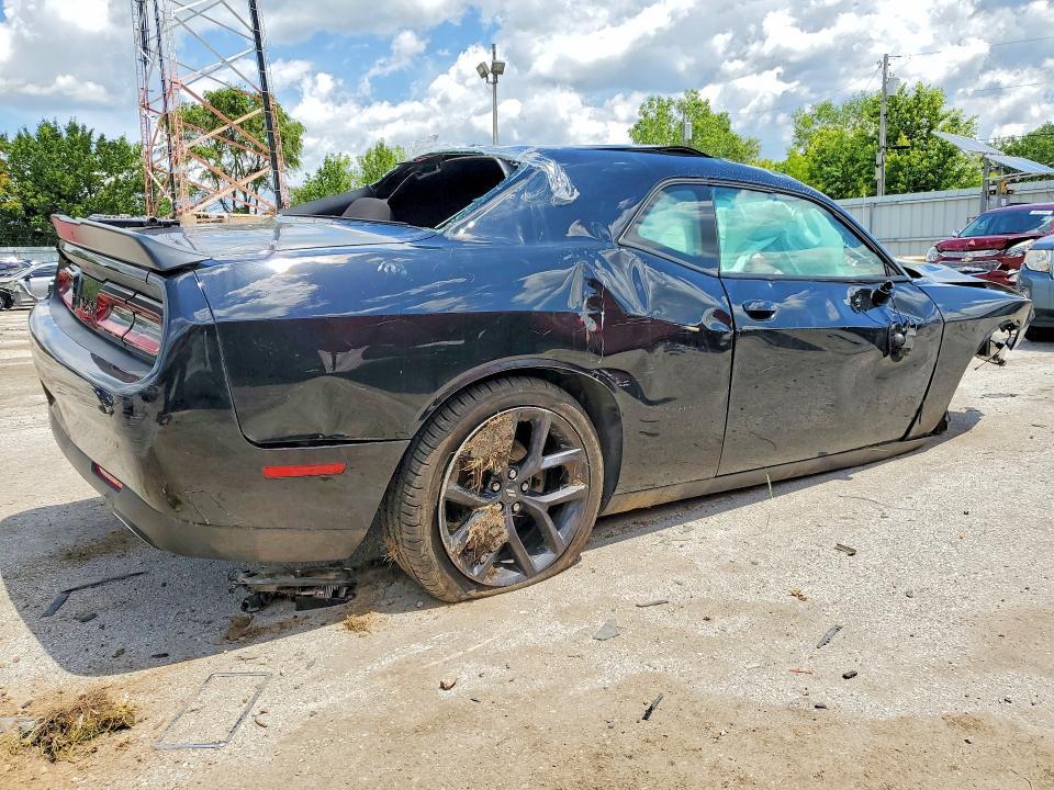 2021 DODGE CHALLENGER SXT — Фото 3 из 12