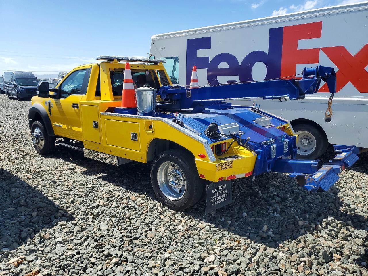 2021 FORD F-550 — Фото 2 из 12