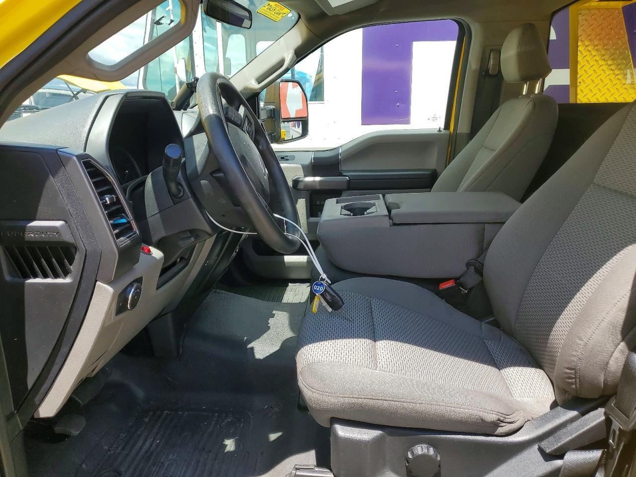 2021 FORD F-550 — Фото 7 из 12
