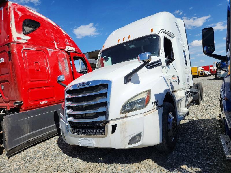 2021 FREIGHTLINER CASCADIA 126 SEMI TRUCK — Фото 2 из 10