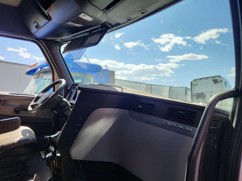 2021 FREIGHTLINER CASCADIA 126 SEMI TRUCK — Фото 5 из 10