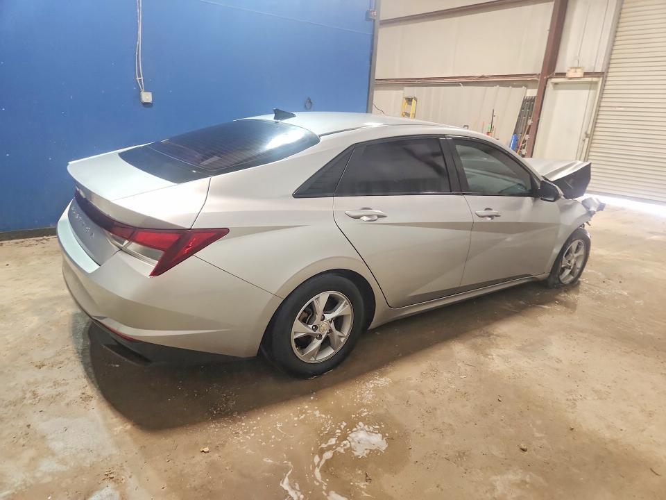 2021 HYUNDAI ELANTRA SE — Фото 3 из 13