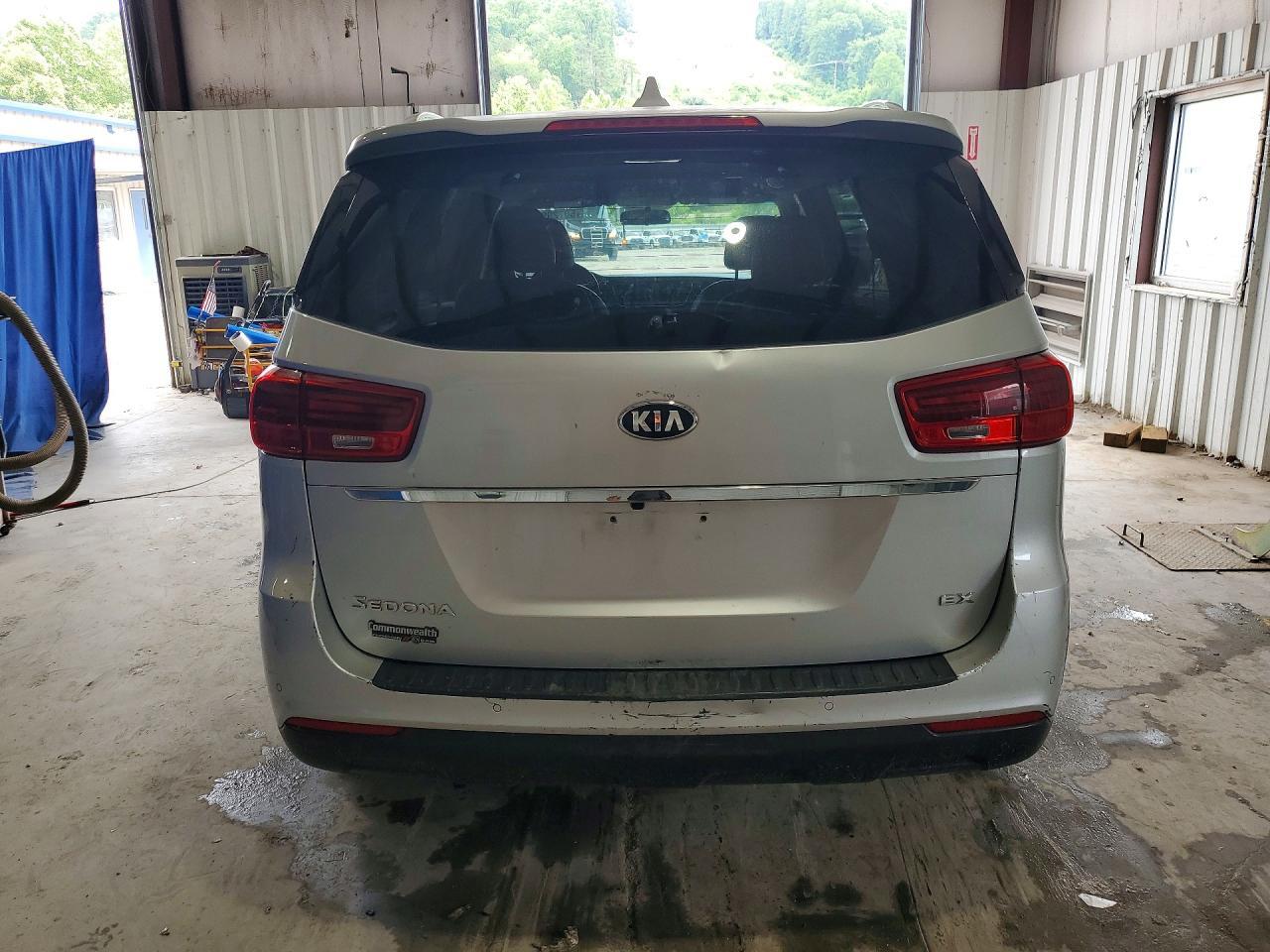 2021 KIA SEDONA EX — Фото 6 из 13