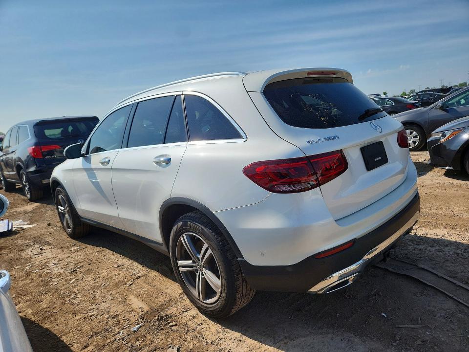 2021 MERCEDES-BENZ GLC 300 — Фото 2 из 12
