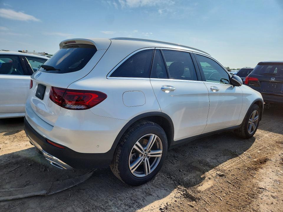 2021 MERCEDES-BENZ GLC 300 — Фото 3 из 12