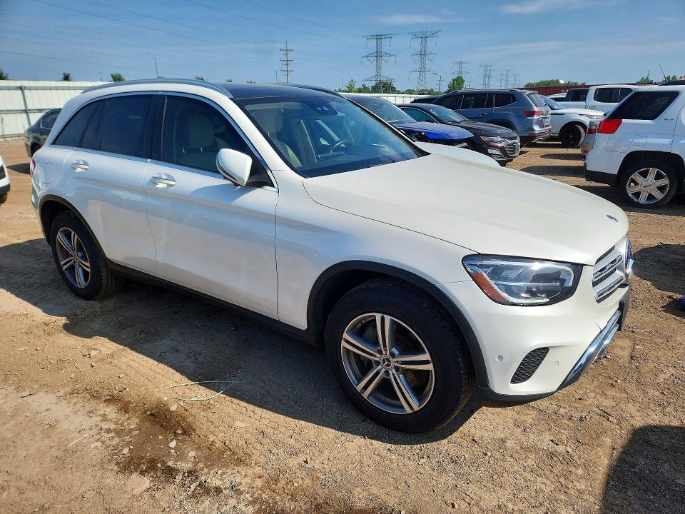 2021 MERCEDES-BENZ GLC 300 — Фото 4 из 12