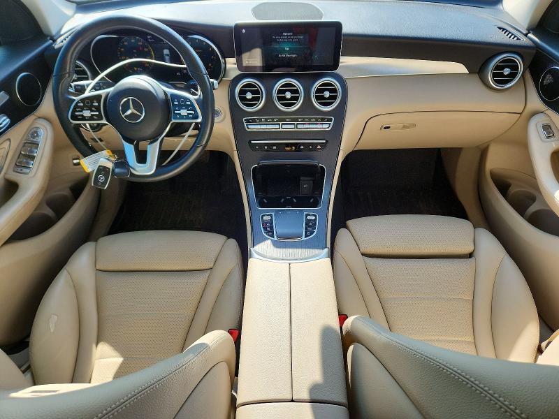 2021 MERCEDES-BENZ GLC 300 — Фото 8 из 12