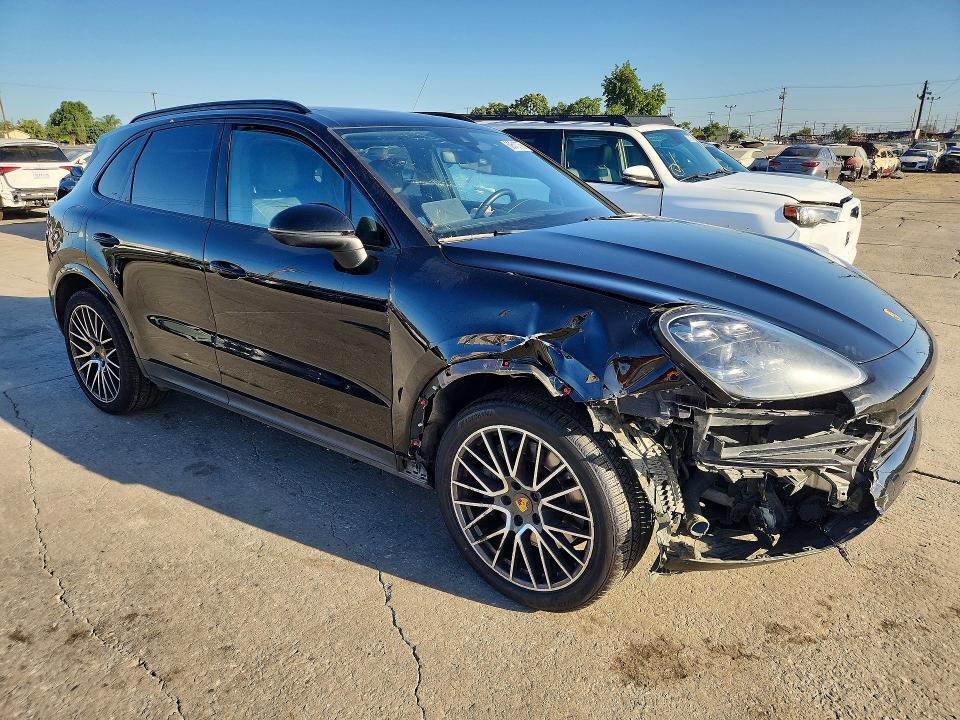 2021 PORSCHE CAYENNE S — Фото 4 из 13