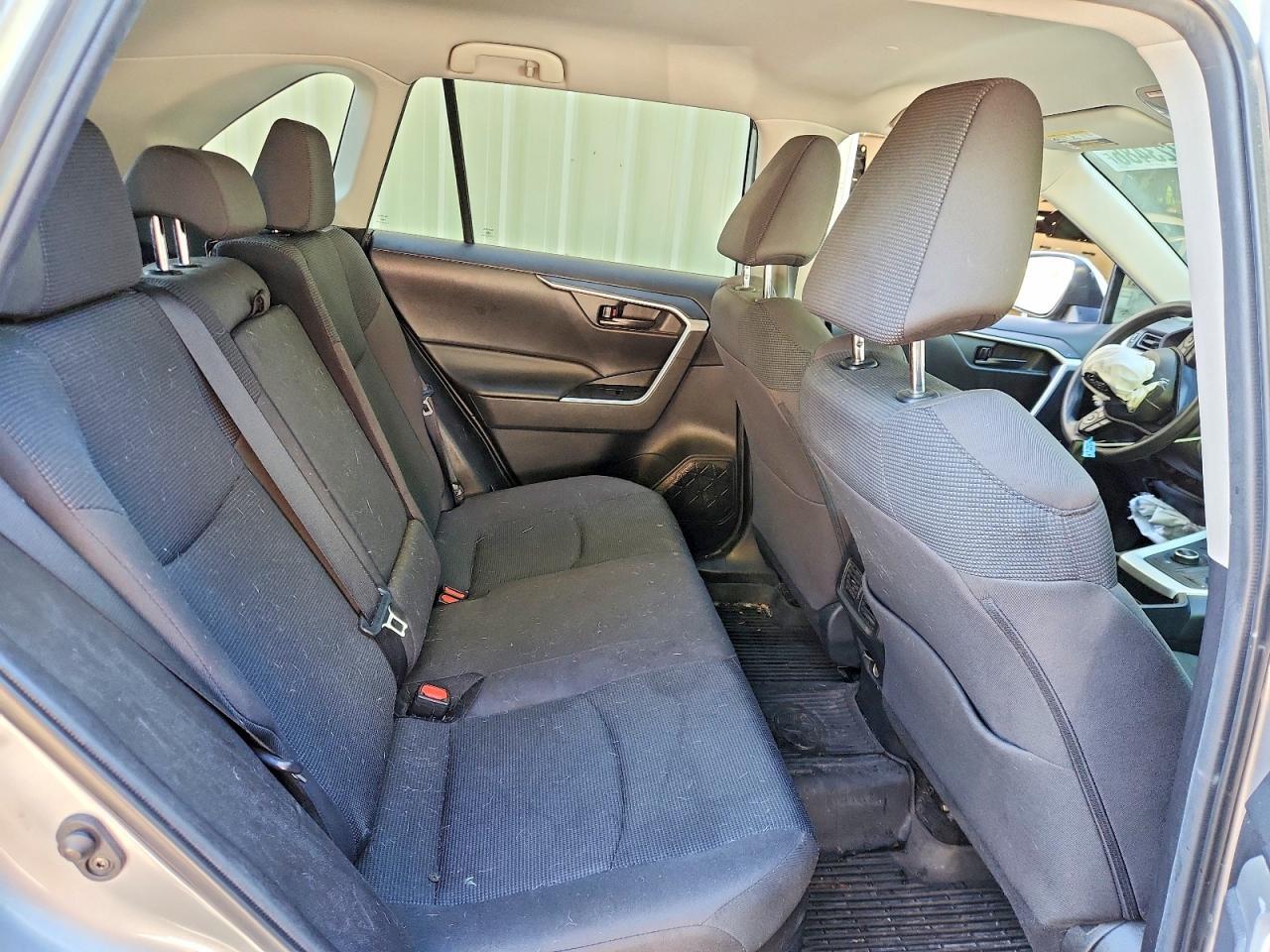 2021 TOYOTA RAV4 LE — Фото 11 из 13