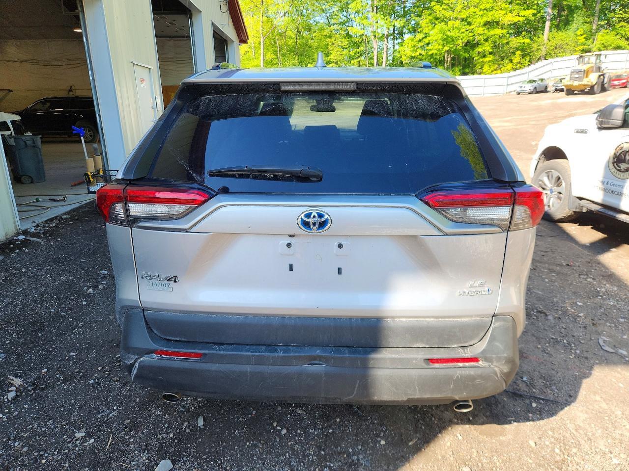 2021 TOYOTA RAV4 LE — Фото 6 из 13