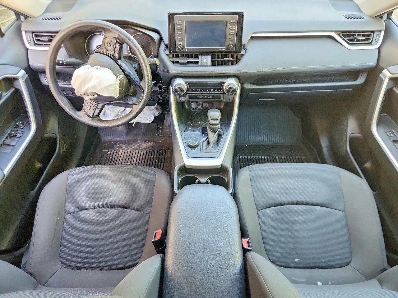 2021 TOYOTA RAV4 LE — Фото 8 из 13