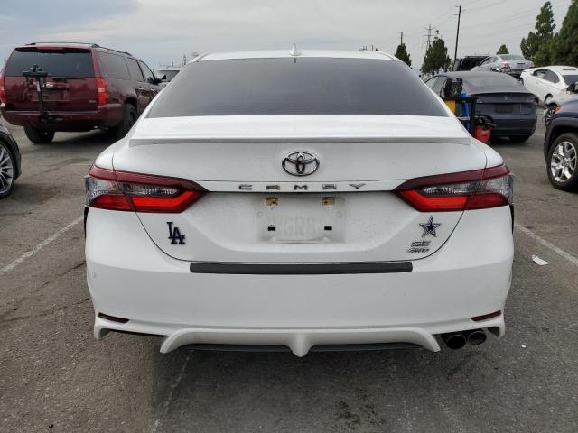 2021 TOYOTA CAMRY SE — Фото 6 из 12