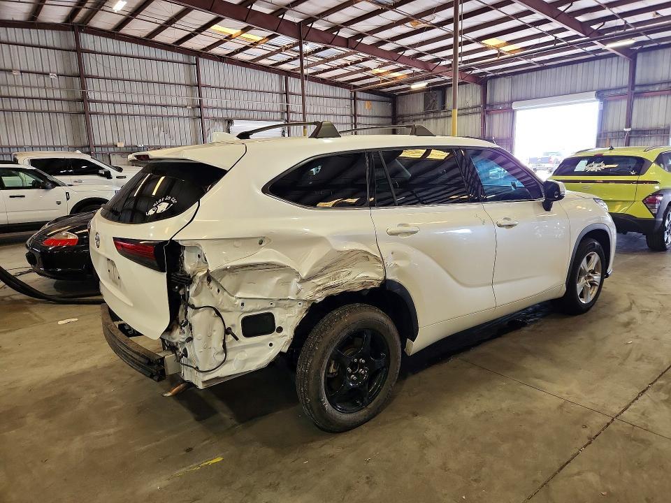 2021 TOYOTA HIGHLANDER L — Фото 3 из 13